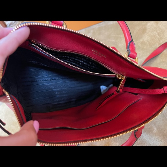 Embossed prada logo Tote Two Way bag - Picture 5 of 8